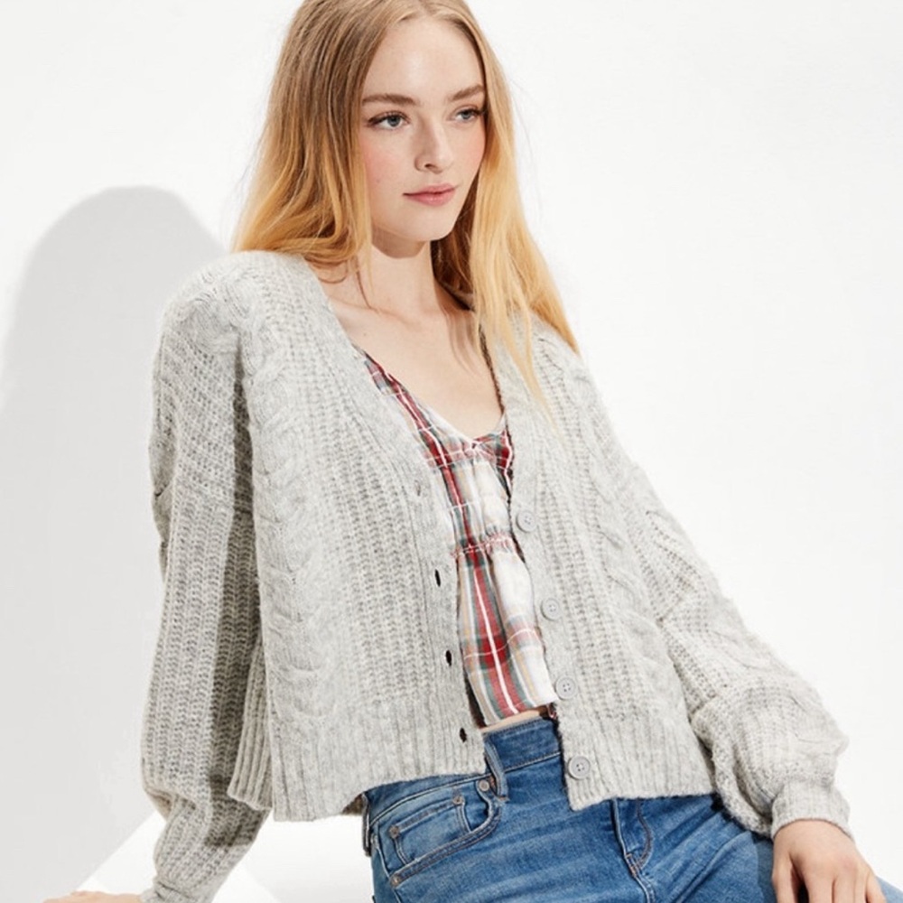 ISO❗️ american eagle chunky cardigan